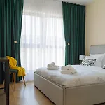 Blue Dream Plaza With Parking