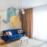 Blue Dream Plaza With Parking *