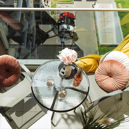 Blue Dream Plaza With Parking Apartamento *