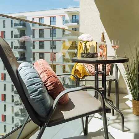 Blue Dream Plaza With Parking Apartment Bucharest