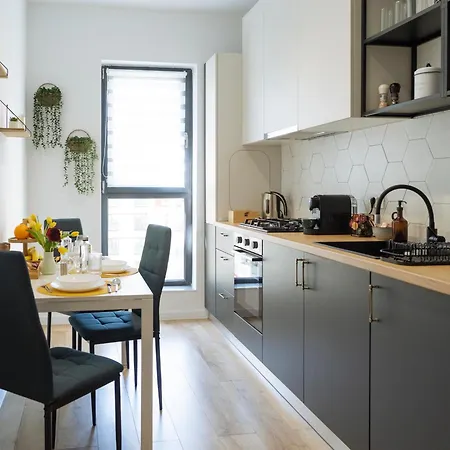 Blue Dream Plaza With Parking Apartamento