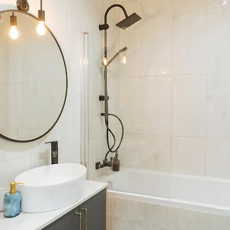 Blue Dream Plaza With Parking *