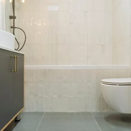 Apartment Blue Dream Plaza With Parking Bucharest