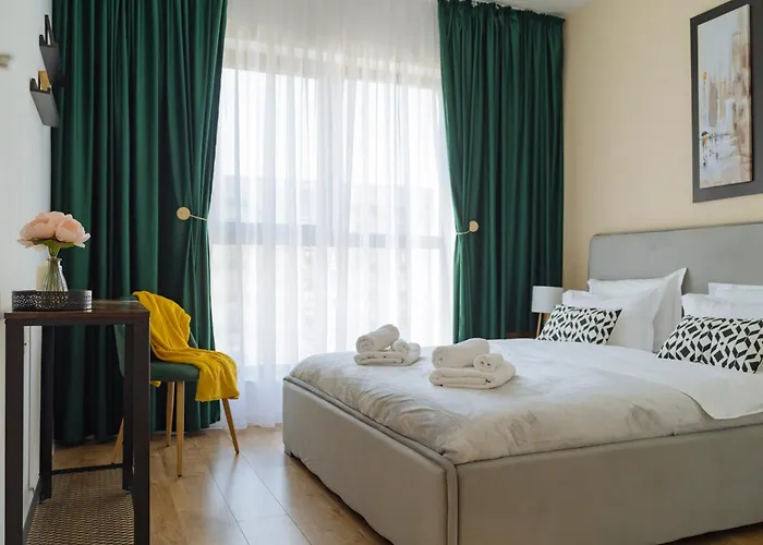 Blue Dream Plaza With Parking