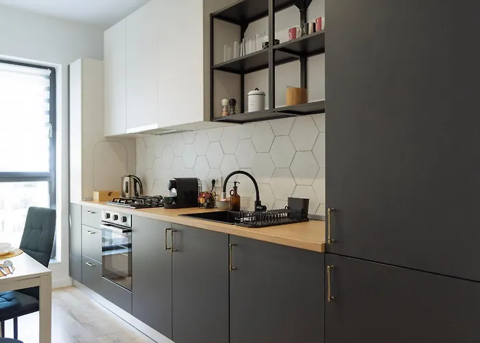 Blue Dream Plaza With Parking