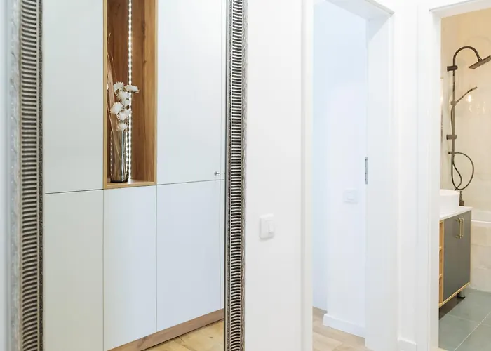 Blue Dream Plaza With Parking Бухарест