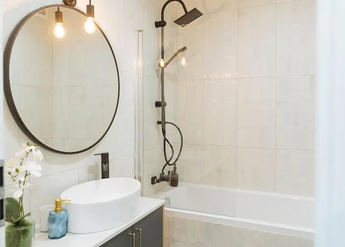 Blue Dream Plaza With Parking *